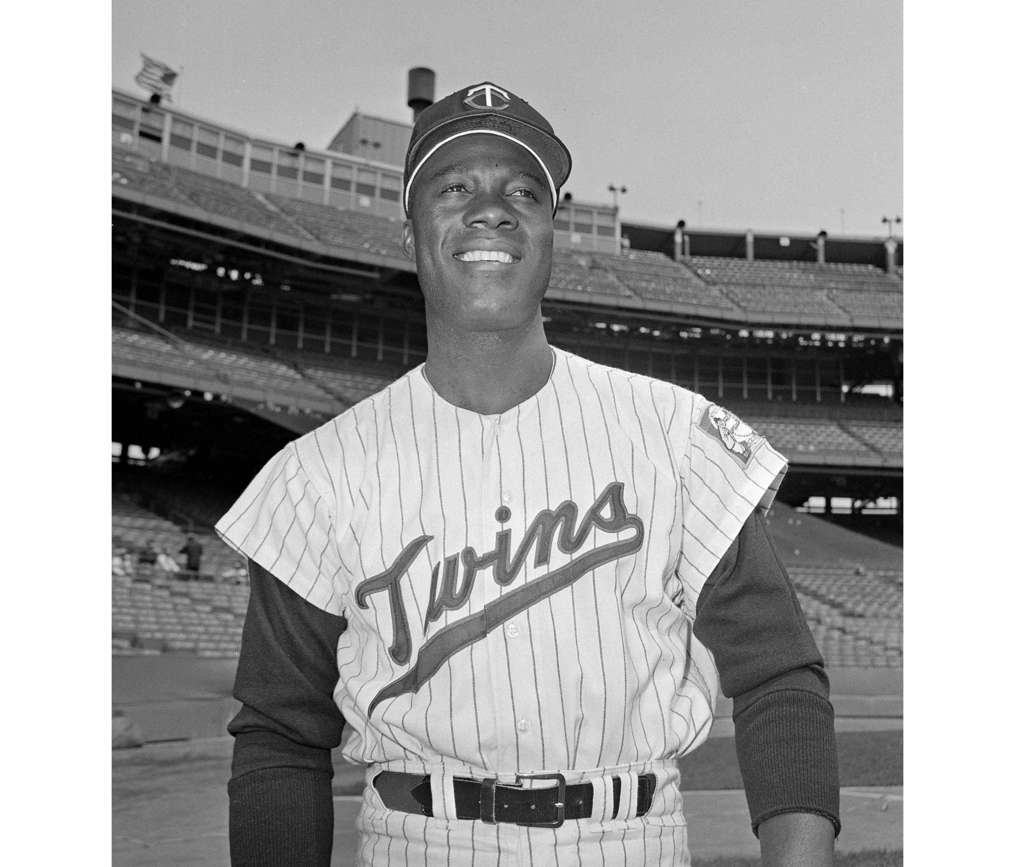 Minnesota Twins 50周年記念 ブラックジャージー f69922-20210612-twins01-2000.jpg