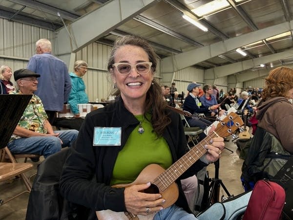 thug ukulele carnival 