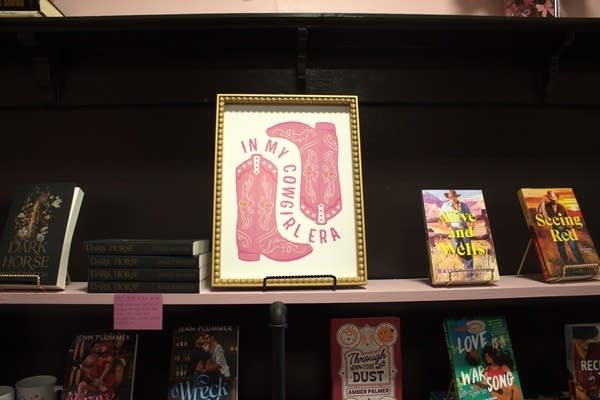 A bookstore decorations-4