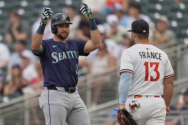 Rodríguez sacrifice fly in 9th lifts Mariners over Twins 6-5 for 8th win in 11 games