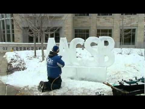 Video: Tommies' ice carving