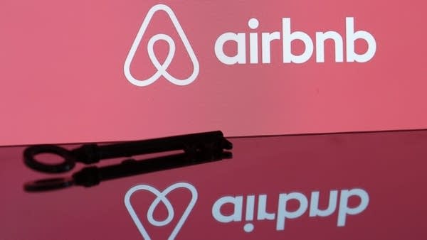 As New York cracks down on rentals, Airbnb hosts go underground