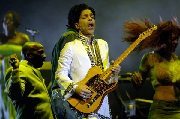 April 27 in Music History: Prince headlined night two at Coachella