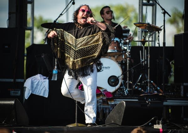 014_MNmusiconaStick_DSC9470