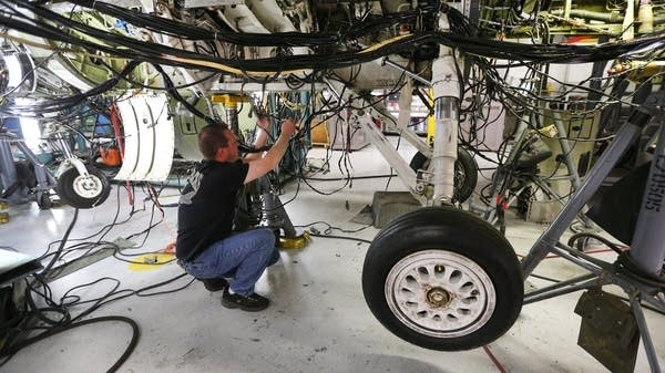 A big wave of retirements coming for the aircraft technician workforce means the industry could have 7,000 fewer workers than it needs next year. 