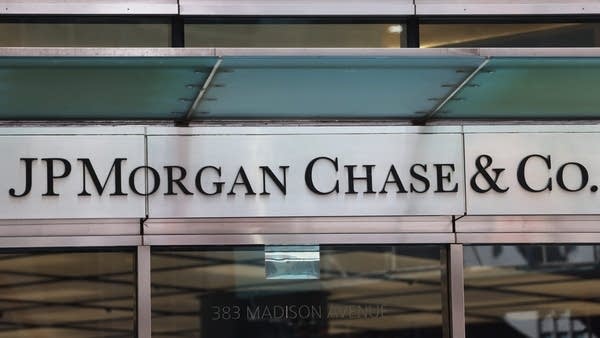 JPMorgan Chase profits rise 6%
