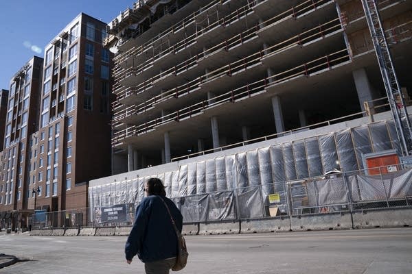Minnesota adds nearly 6,000 jobs but unemployment increases