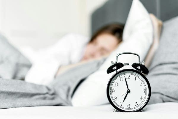 Expert shares advice to sleep soundly after Daylight Saving end