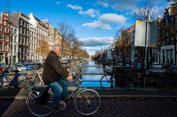 Amsterdam is one city gaining financial services business from London. 