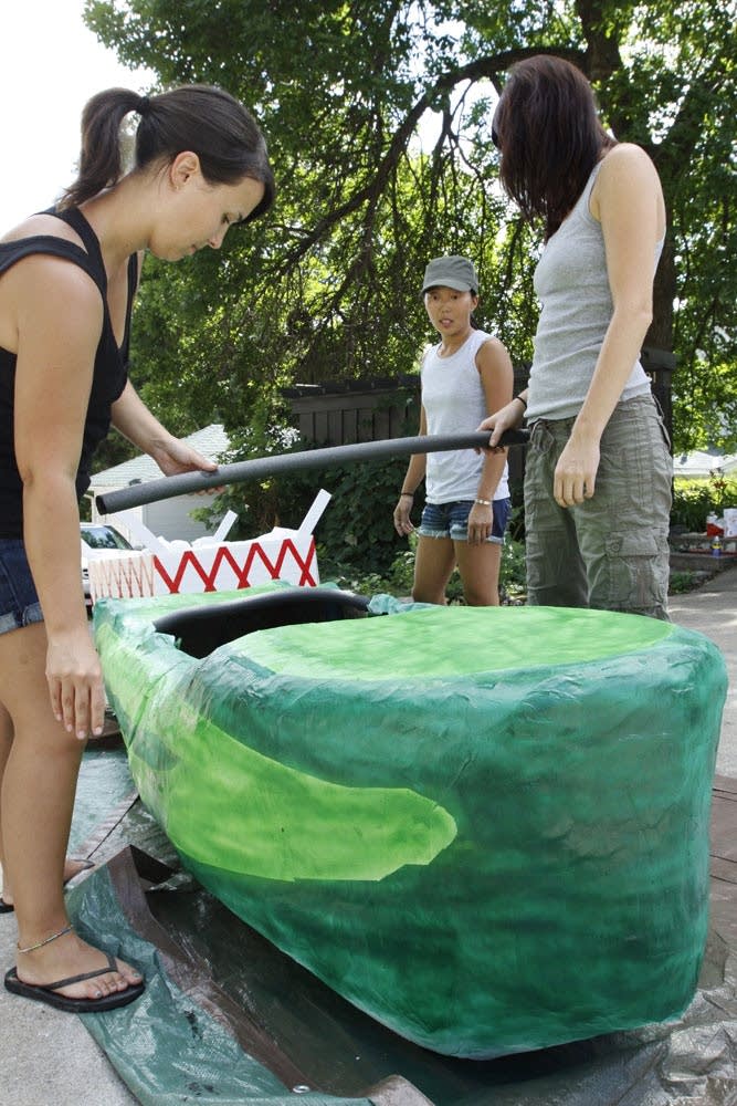 Building their flugtag machine