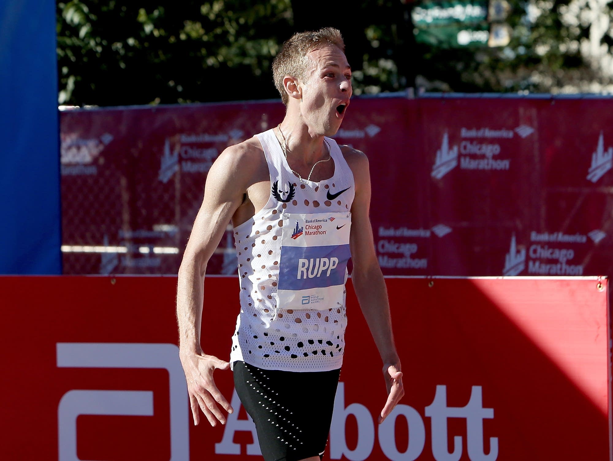 Rupp 1st American to win men's Chicago Marathon since 2002