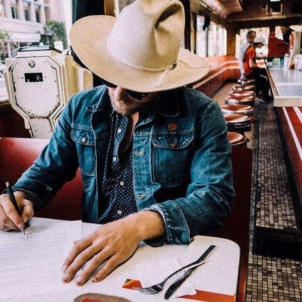 Frankie Lee signs with Loose