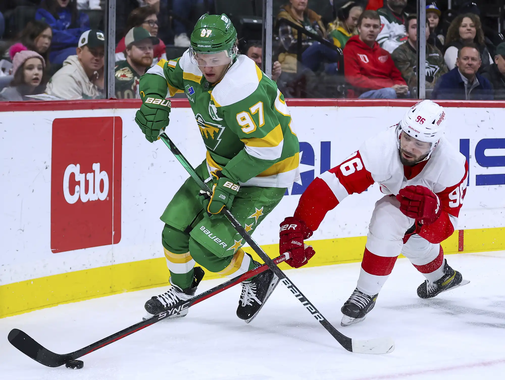 Kirill Kaprizov scores in 4th straight game as Wild beat the Red