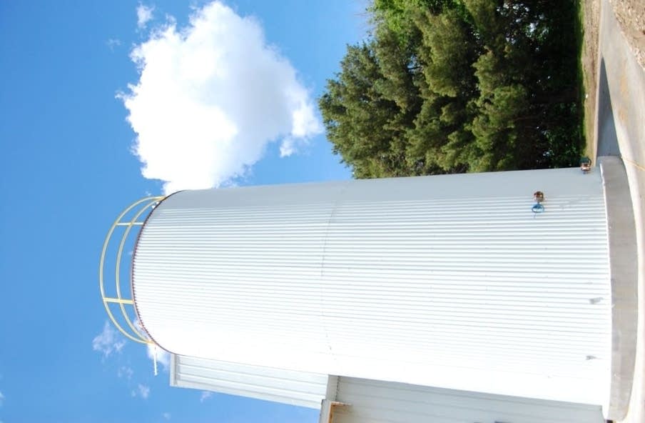 Manure silo