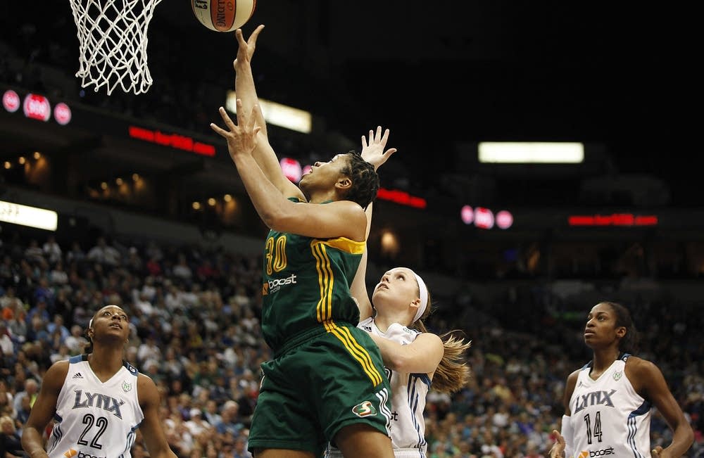 Tanisha Wright, Lindsey Moore