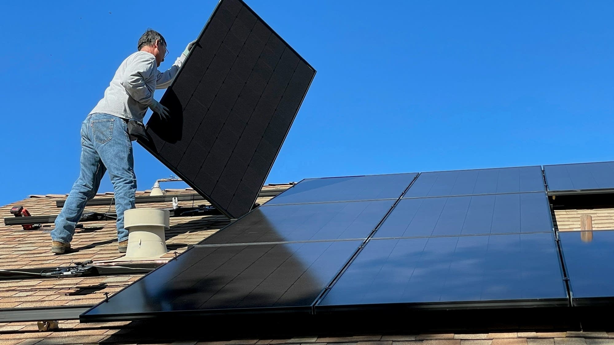 Short headline: Solar co-ops on the rise in Minnesota