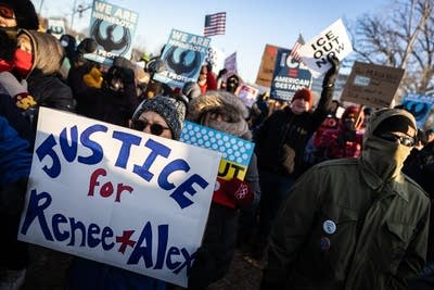 Feds open civil rights probe into Alex Pretti killing, Bruce Springsteen closes out First Avenue solidarity show