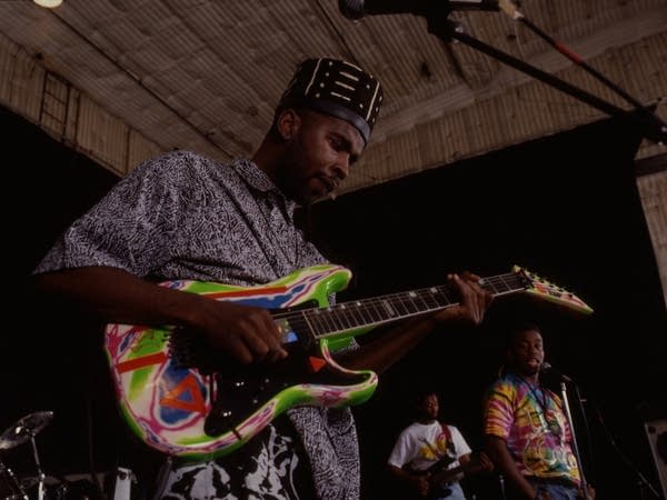 Vernon Reid playing guitar onstage