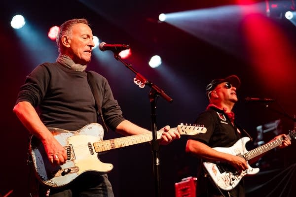 Recap and photos: Tom Morello assembles A Concert of Solidarity and Resistance