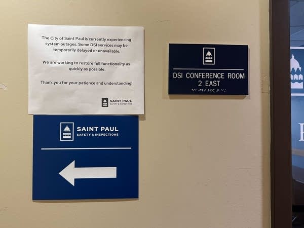 a sign shows system outages messaging