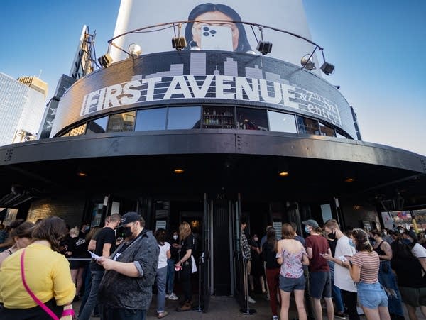 Coffee Break: Venues