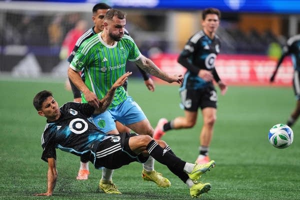 Minnesota United lose to the Seattle Sounders 4-2, series extends into a deciding match