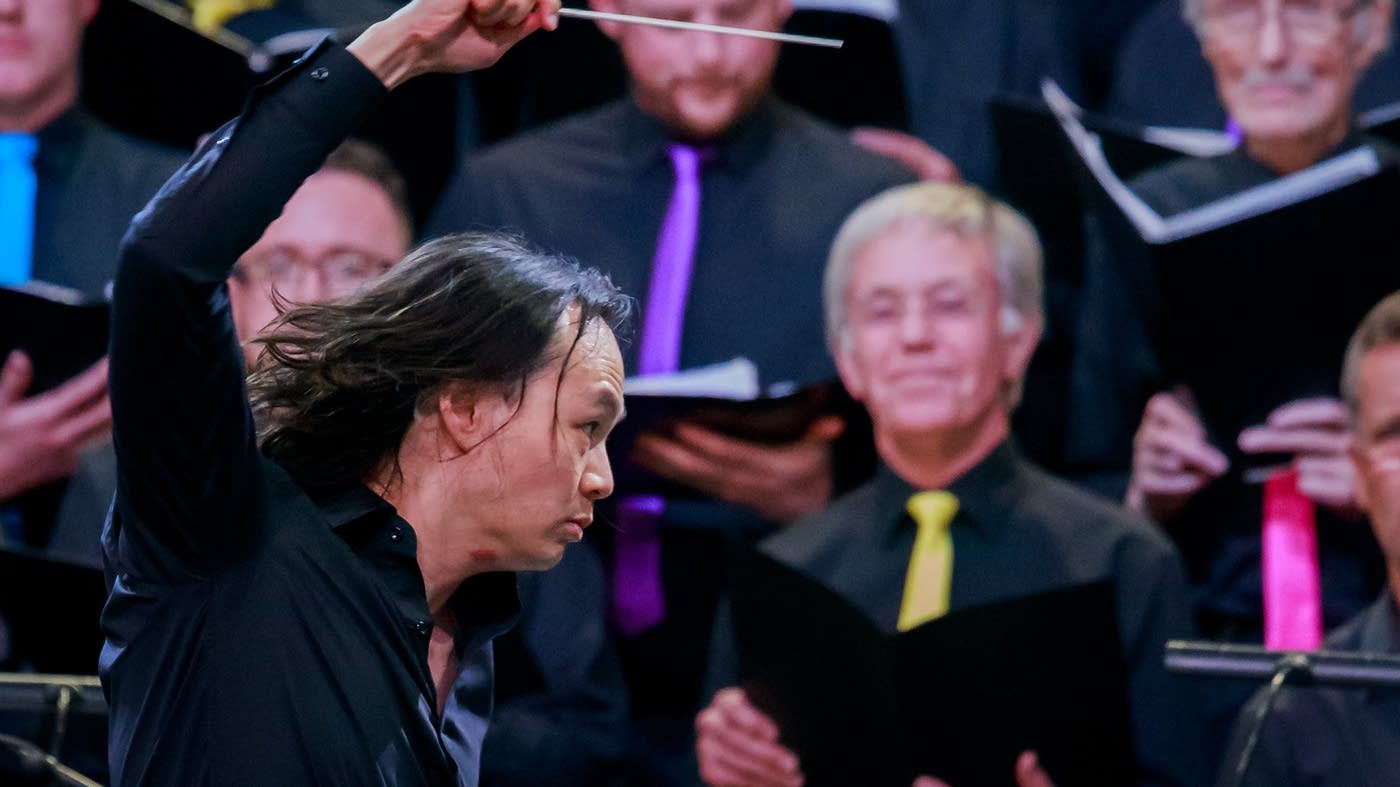 Christopher Tin's 'To Shiver the Sky' encourages listeners to take flight