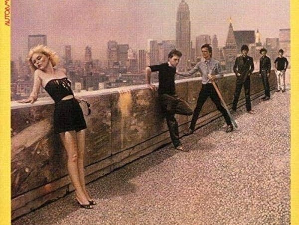 259670-20241121-blondie-