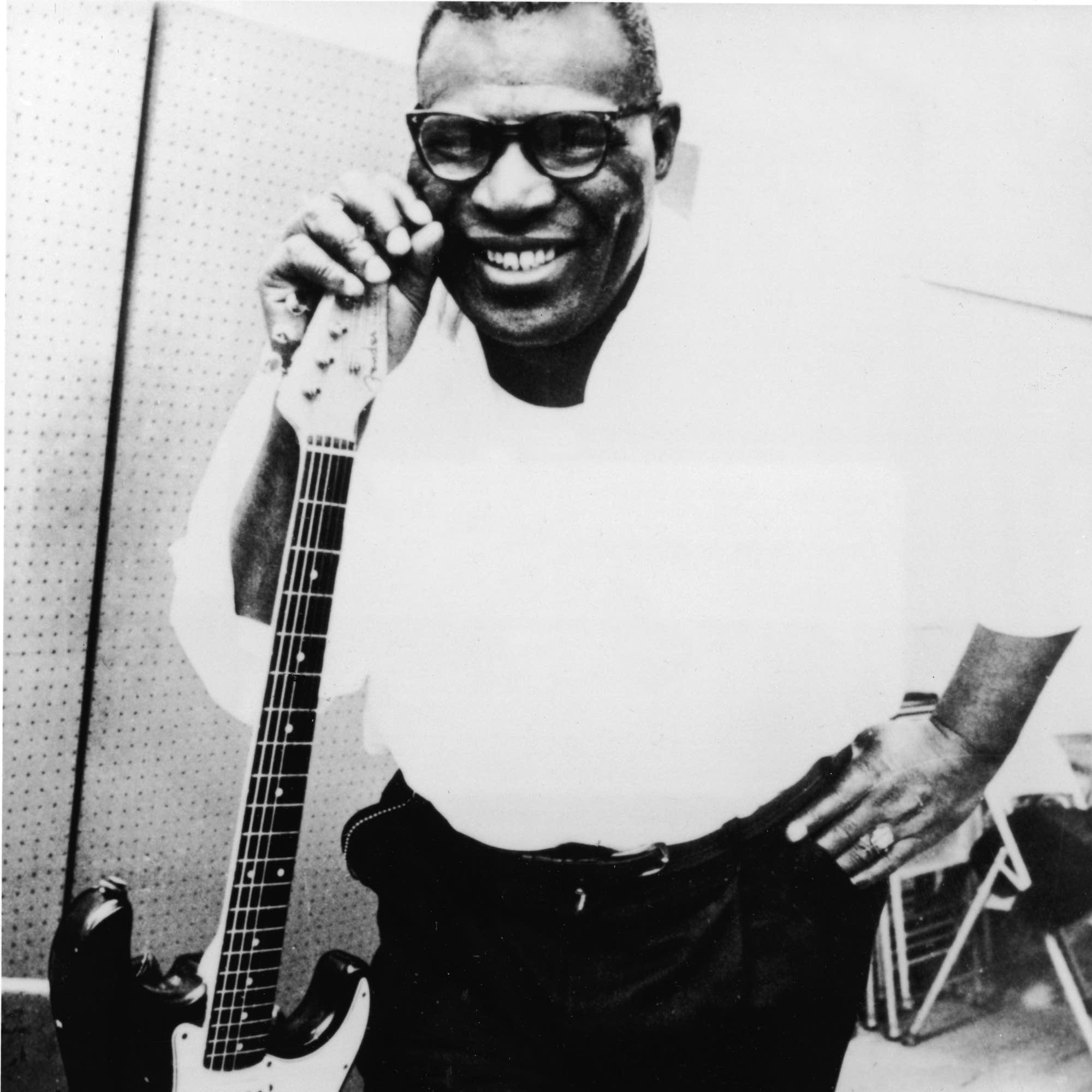 d542e7-20211111-howlin-wolf-