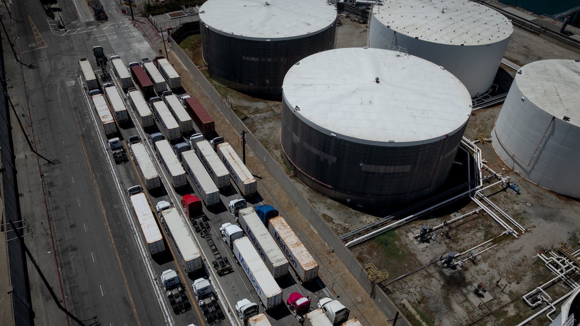 May PMI reflects manufacturing gains and a services slump