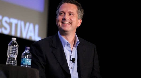 Bill Simmons will be hosting a weekly talk show for HBO next year, according to the New York Times.