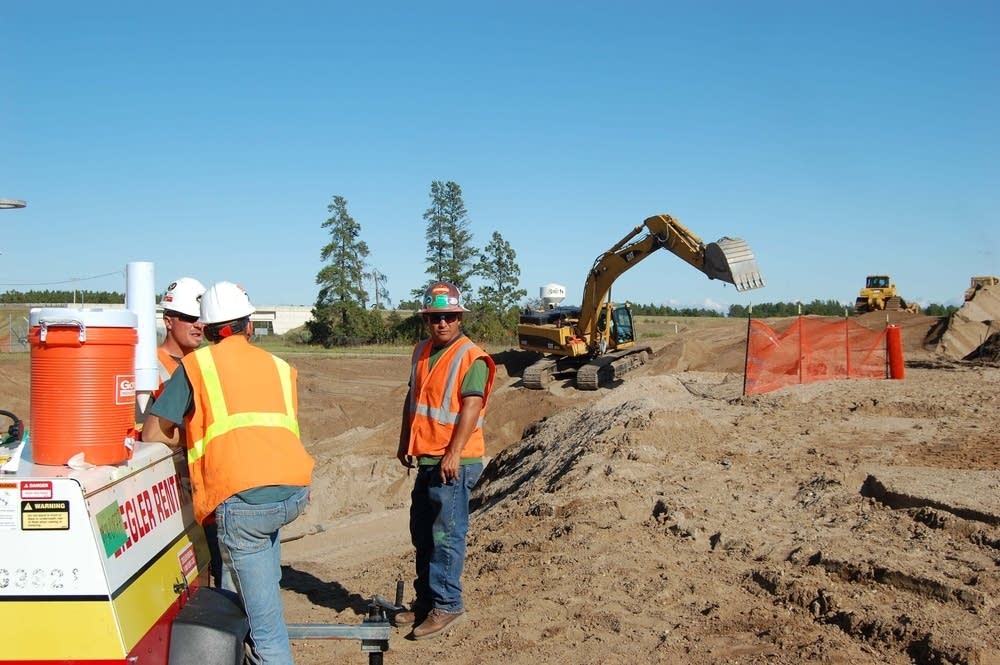 Pipeline workers