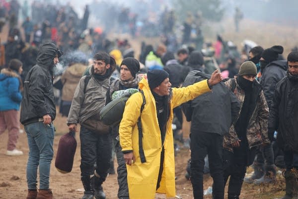 Turkey has banned people from three Middle Eastern countries from flying to Belarus due to the migrant crisis at the EU borders.