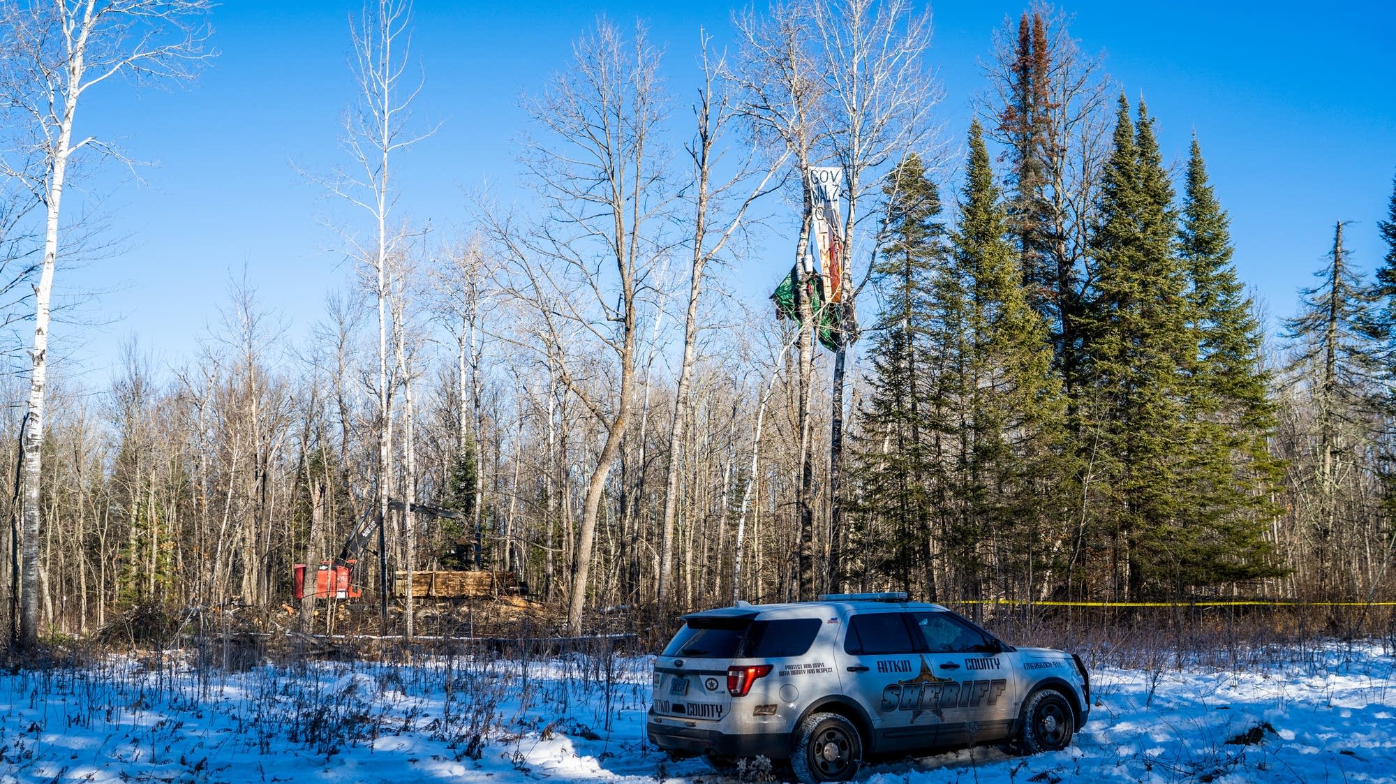 Protesters hang on as construction continues on Line 3 - Vimarsana News