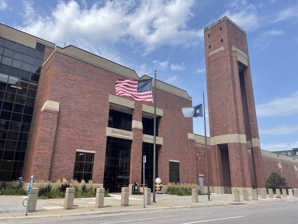 Minnesota Star Tribune to close Minneapolis printing facility