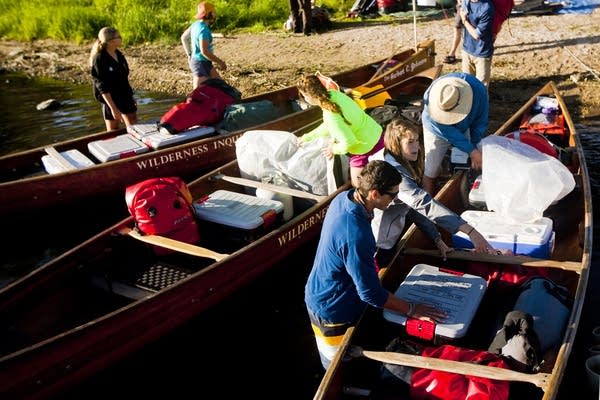 Packing canoes