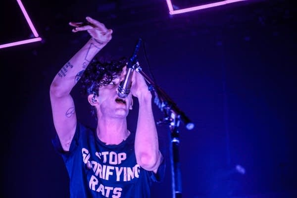 03_the 1975 11-2