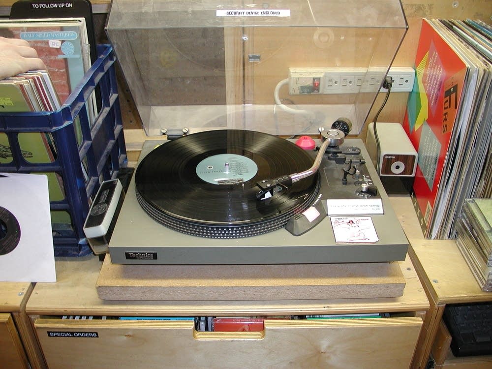 Needle in groove