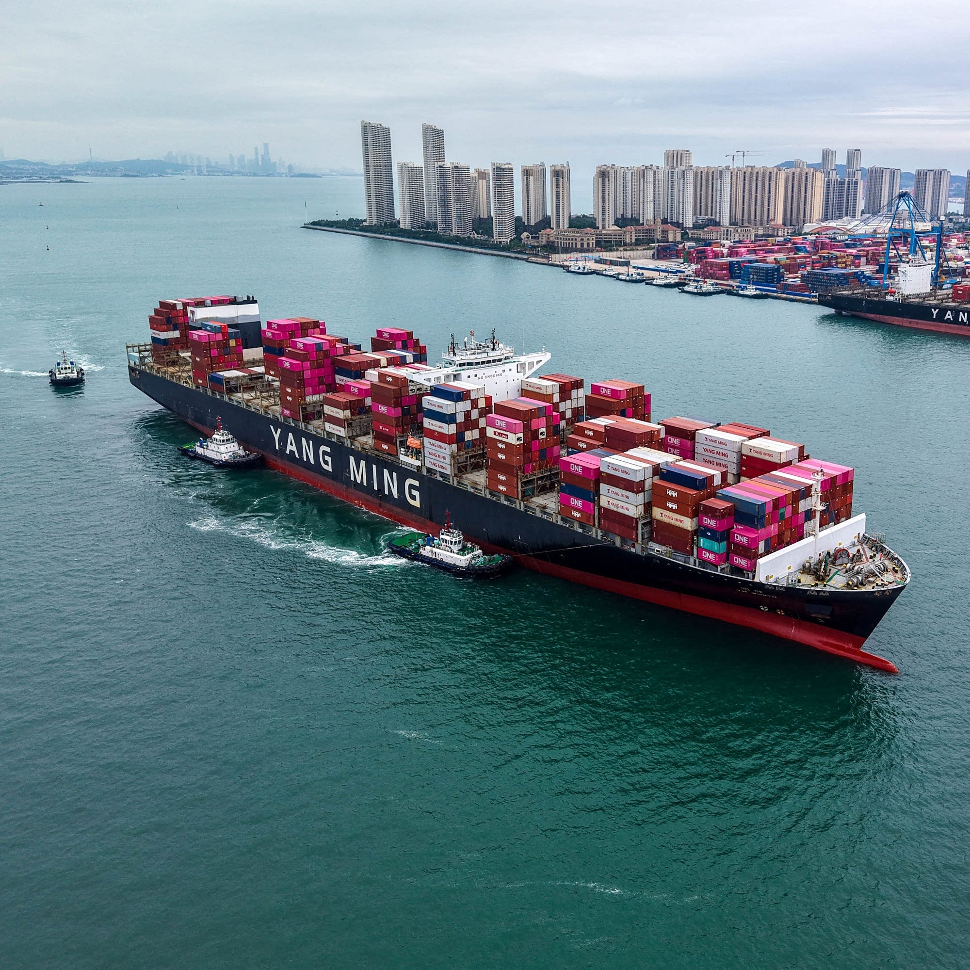 U.S. tries to block a global emissions deal for shipping