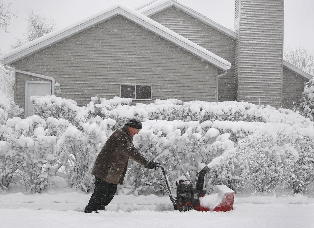 Photos May winter storm dumps record snow on SE Minn. Minnesota Public Radio News