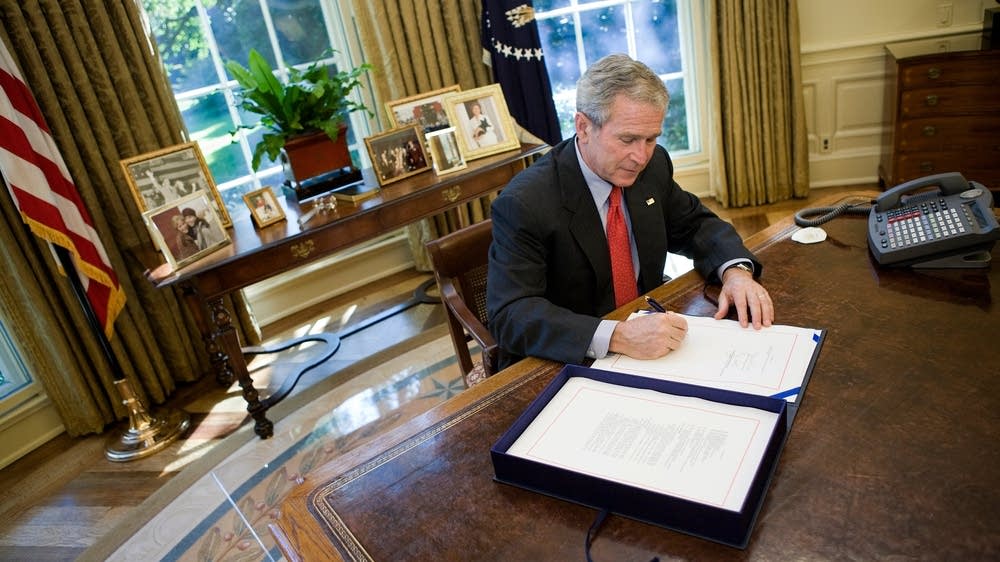 Congress OKs historic bailout bill; Bush signs it | MPR News