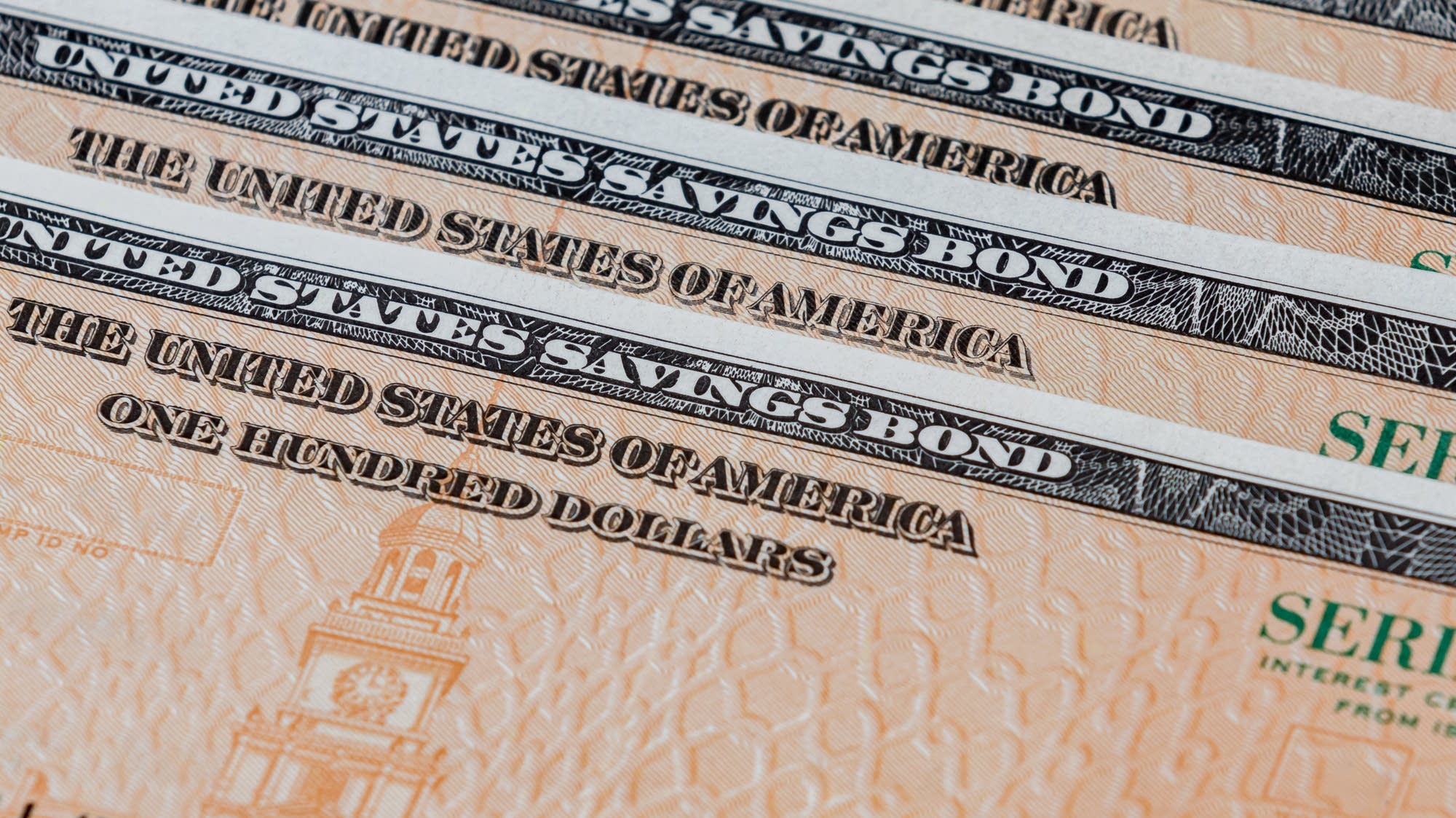 What do falling yields on government bonds tell us about the economy?