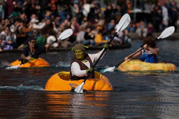 f5c71b-20251021-pumpkin-regatta01-600 Giant floating pumpkin races attract large crowds to the annual event in Oregon