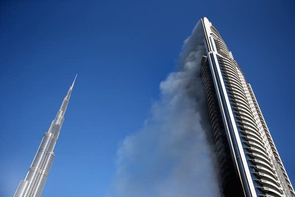 Fire breaks out in Dubai skyscraper