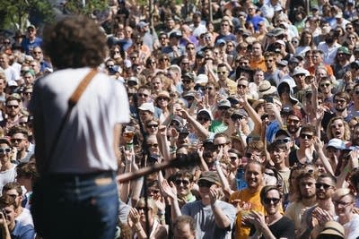 The crowd gets down to Car Seat Headrest.
