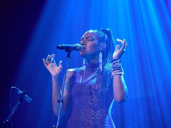 Photos: Allison Russell puts on mesmerizing First Avenue performance