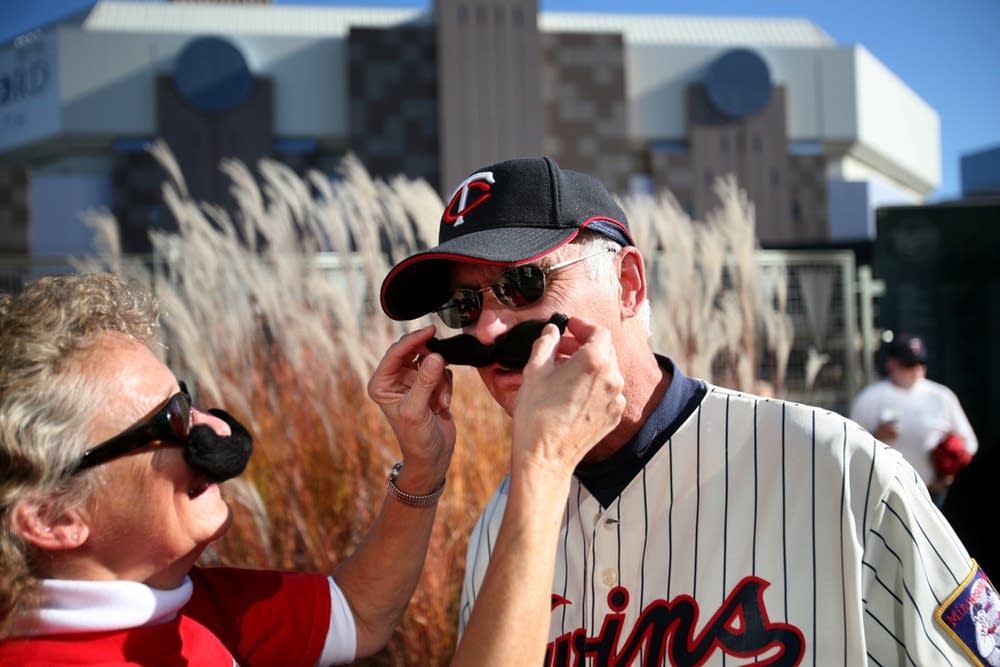 Adjusting the mustache