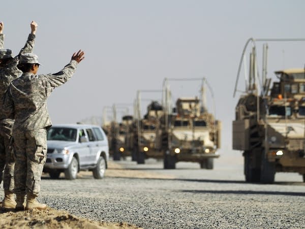 https://img.apmcdn.org/804c3c34ec2932befca488dc95b6440db0ac4644/normal/68dde0-20111218-leaving-iraq.jpg