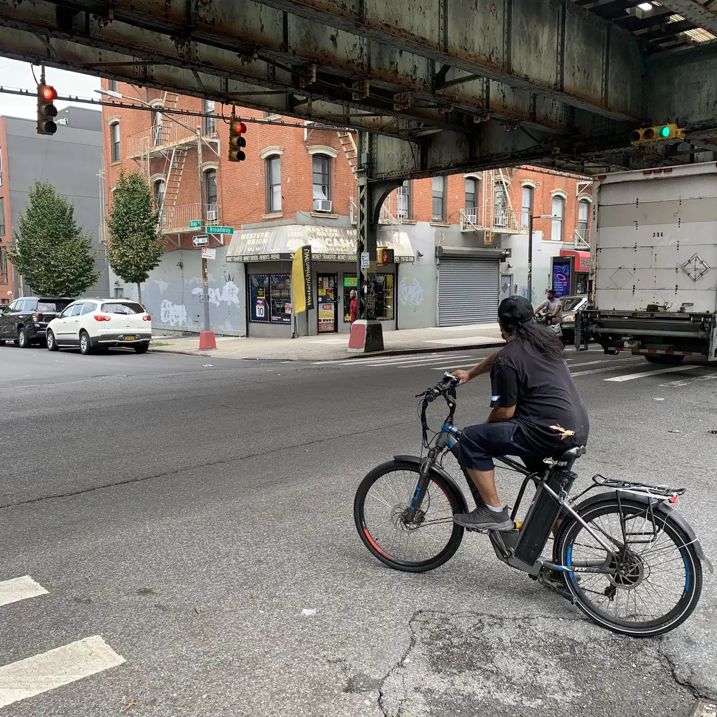 NYC couriers and their e-bikes supported by informal economy - Marketplace NYC couriers and their e-bikes supported by informal economy - Marketplace