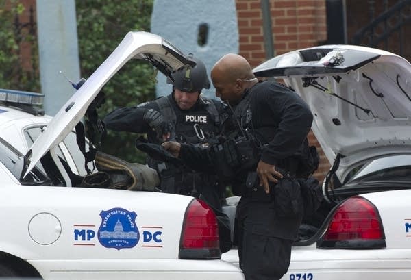 Police at the scene of the Navy Shipyard shooting